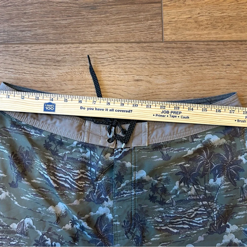 Rip Curl Board‎ Shorts Men’s Size 36
